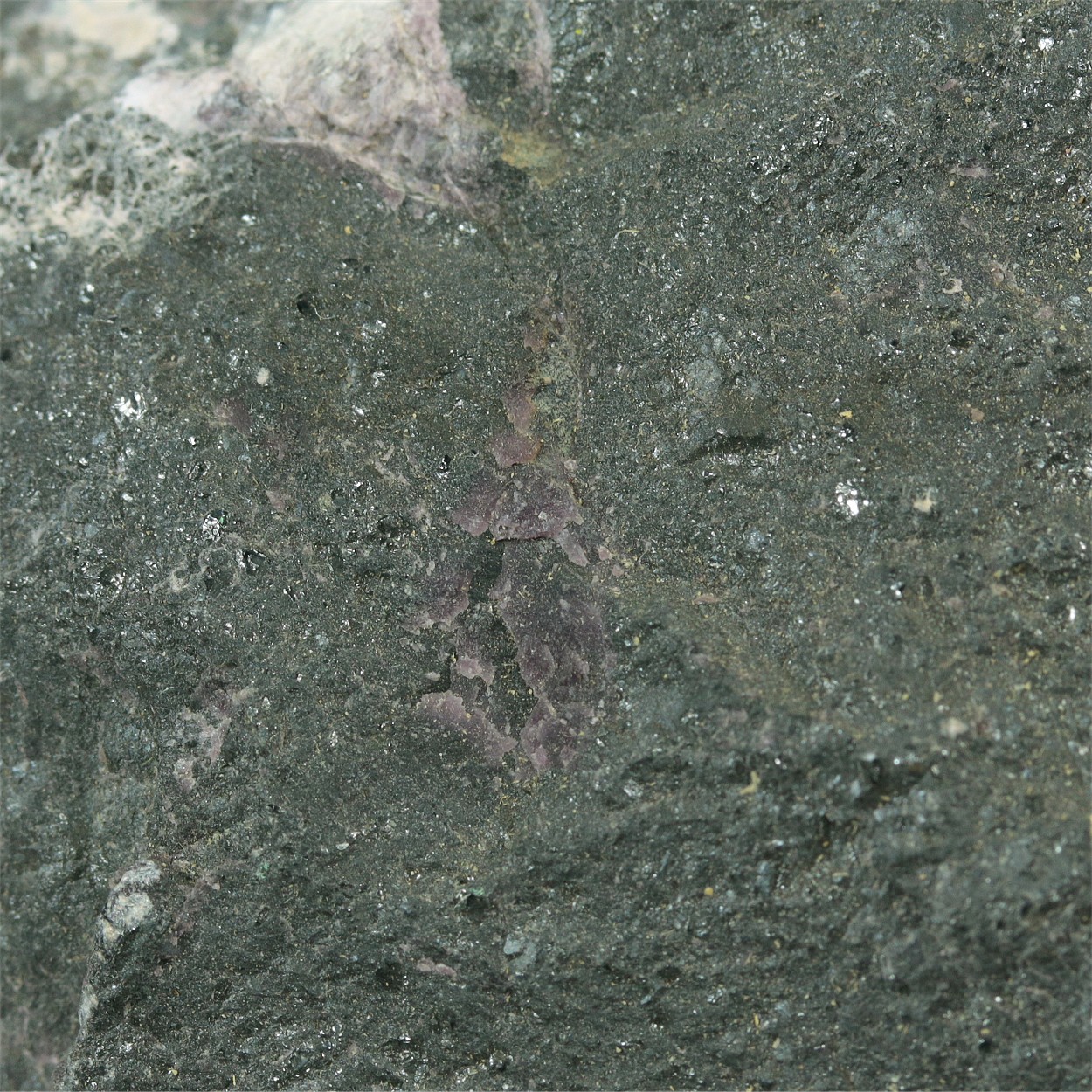 Chromite With Clinochlore