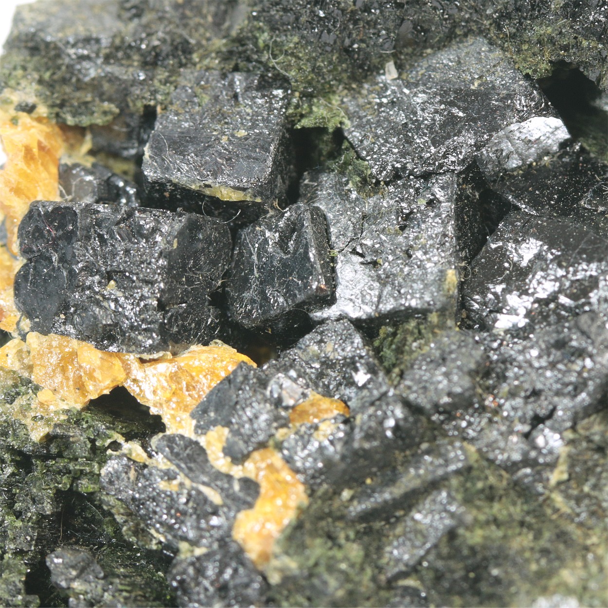 Perovskite Var Dysanalyte With Diopside