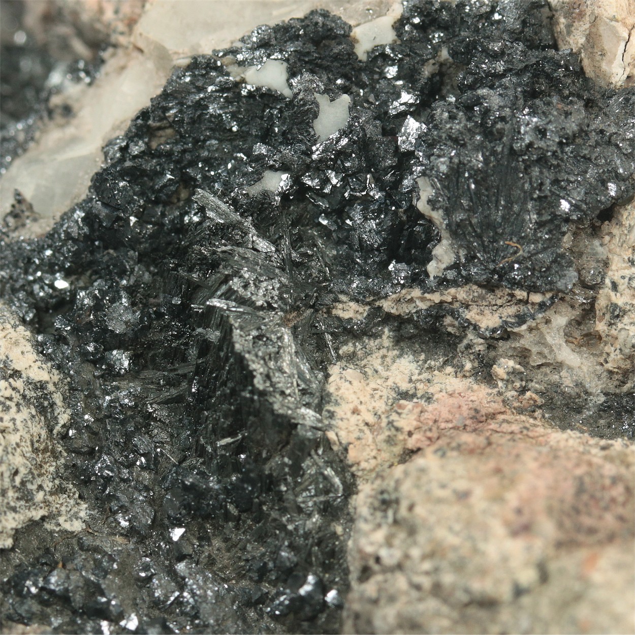 Braunite With Baryte