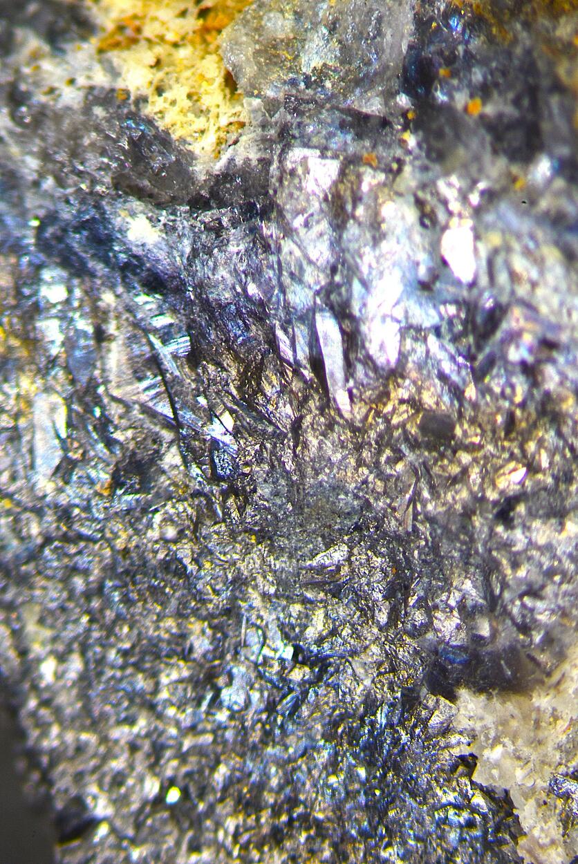Native Bismuth In Arsenopyrite