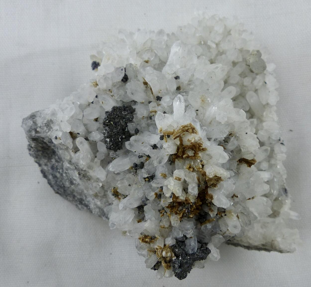 Quartz & Bournonite & Tetrahedrite