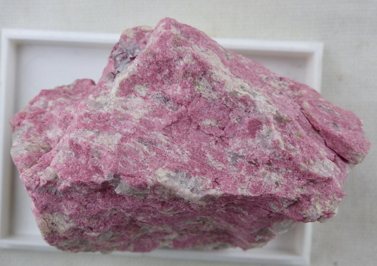 Thulite