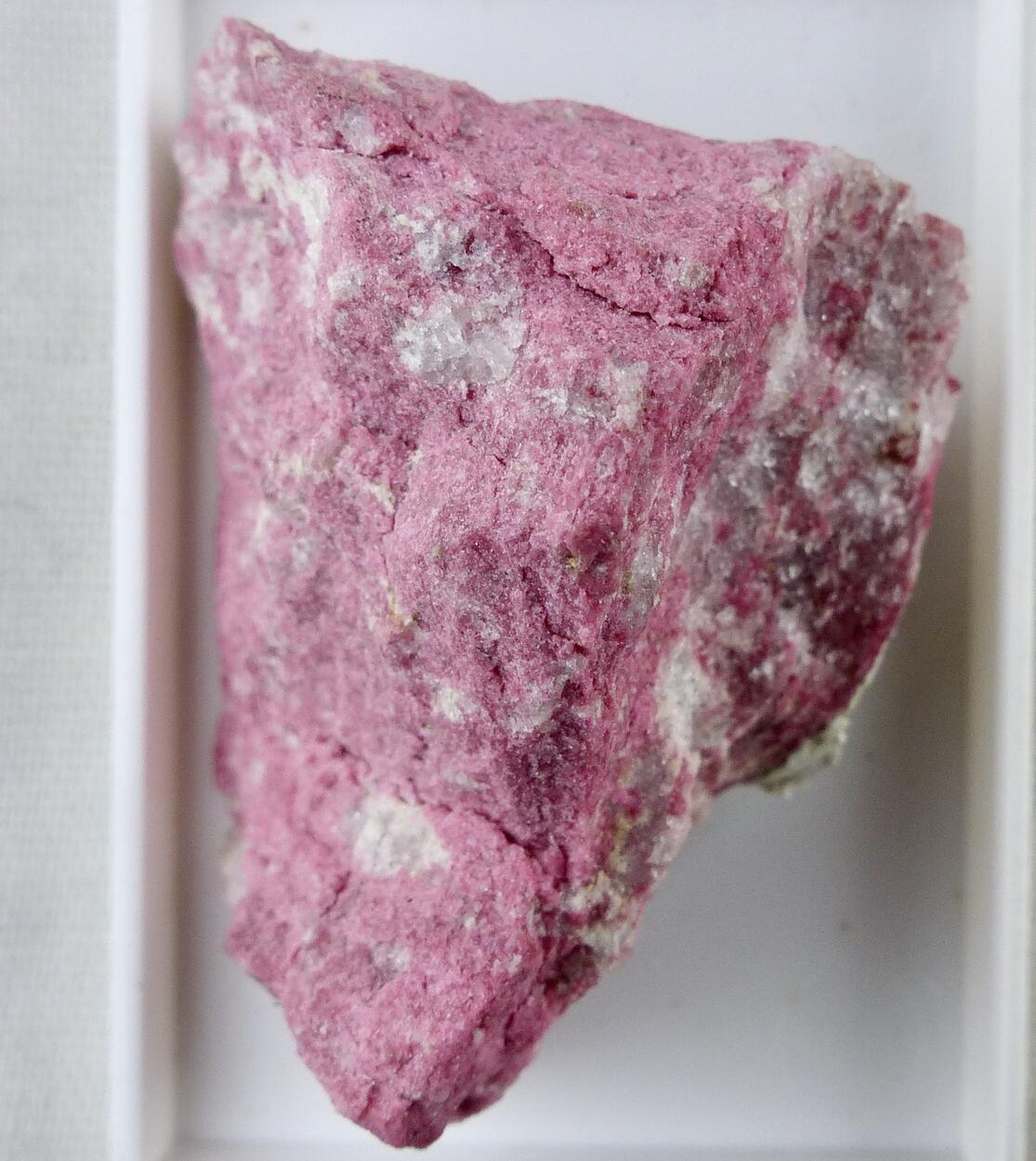 Thulite