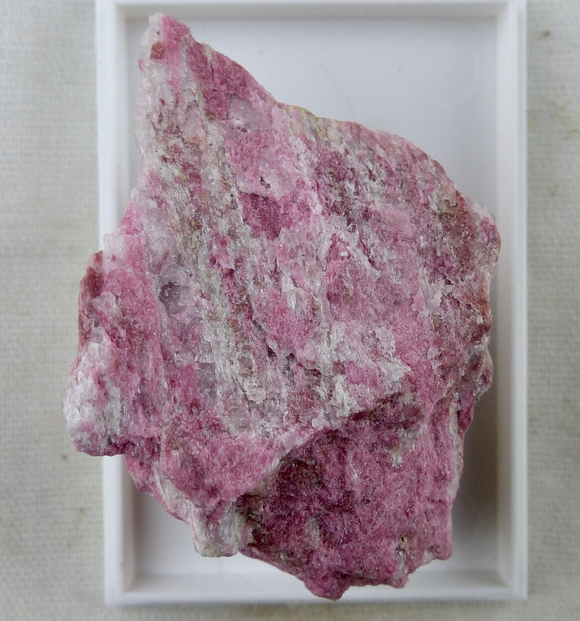 Thulite