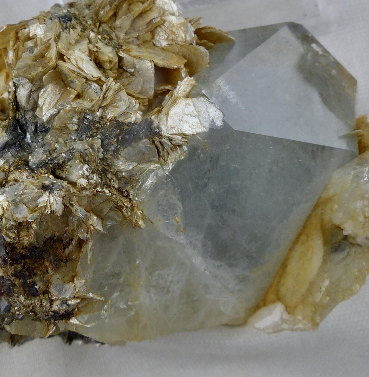 Goshenite & Muscovite