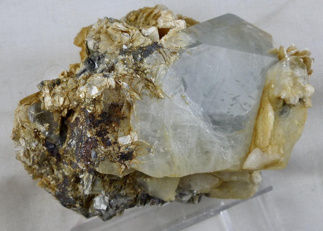 Goshenite & Muscovite