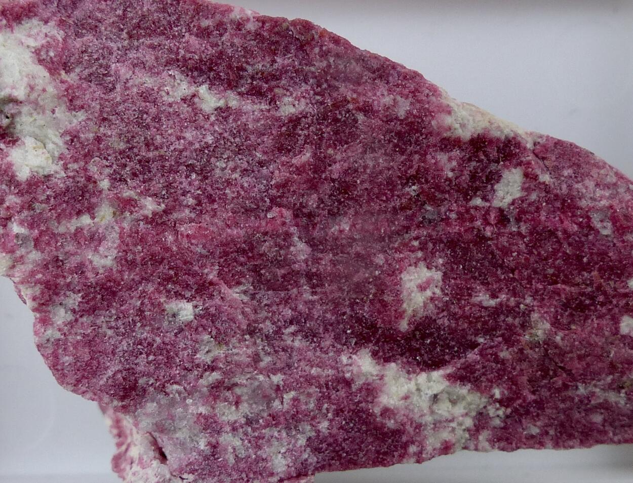 Thulite