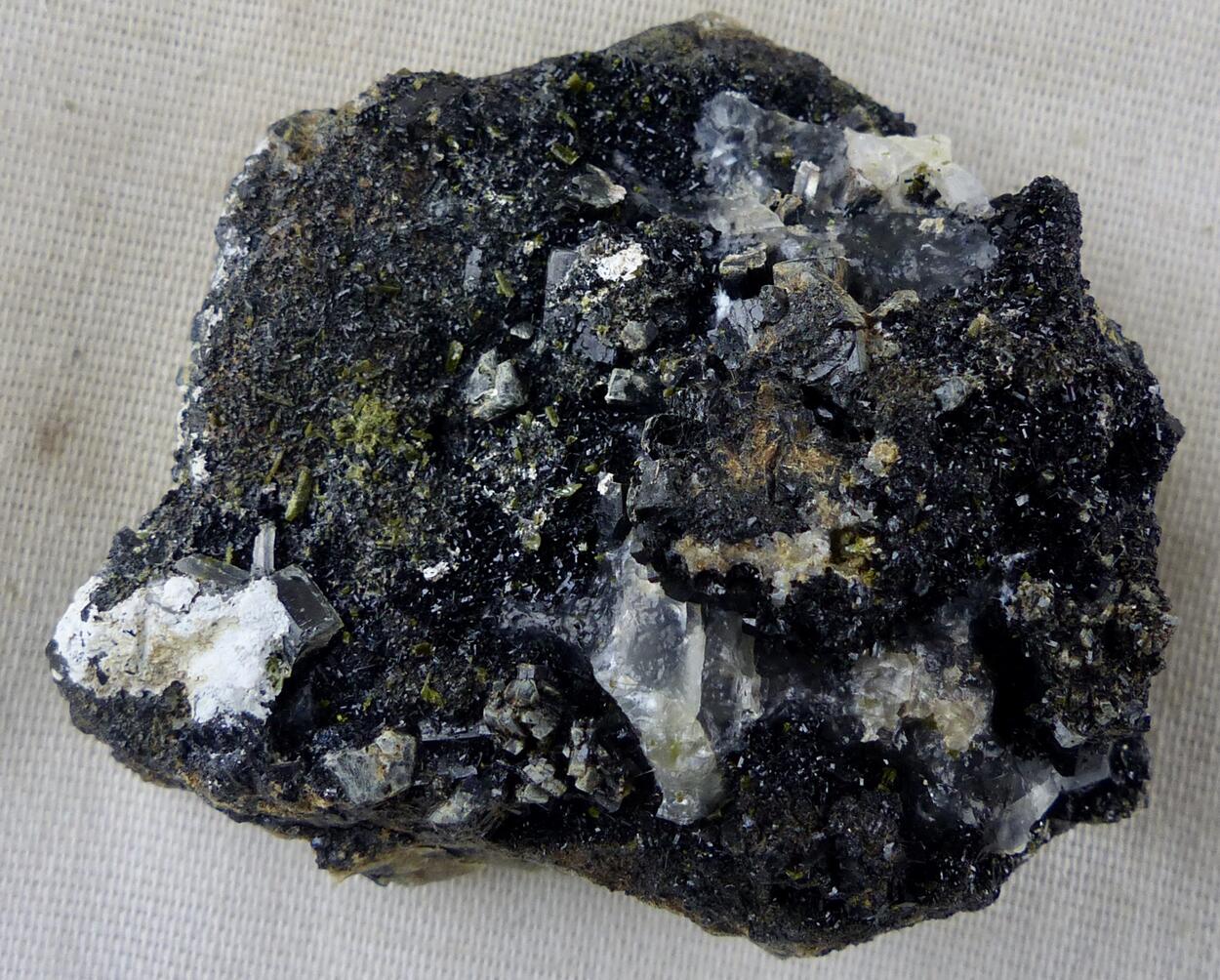 Babingtonite