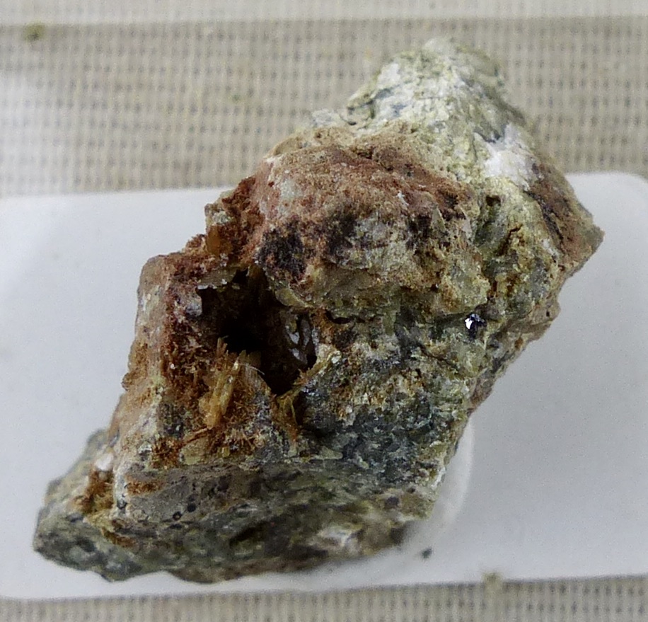 Axinite-(Mn)