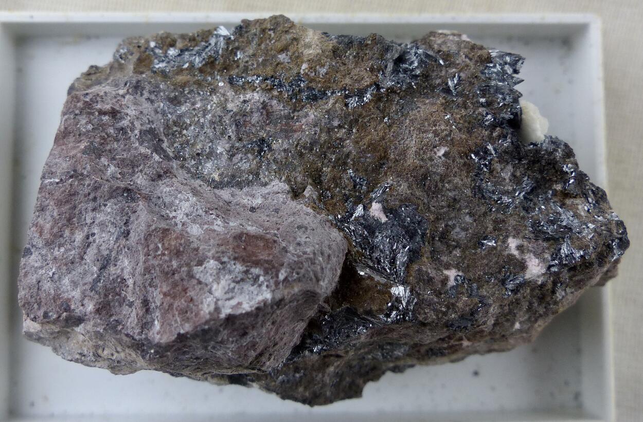 Pyrolusite & Manganite