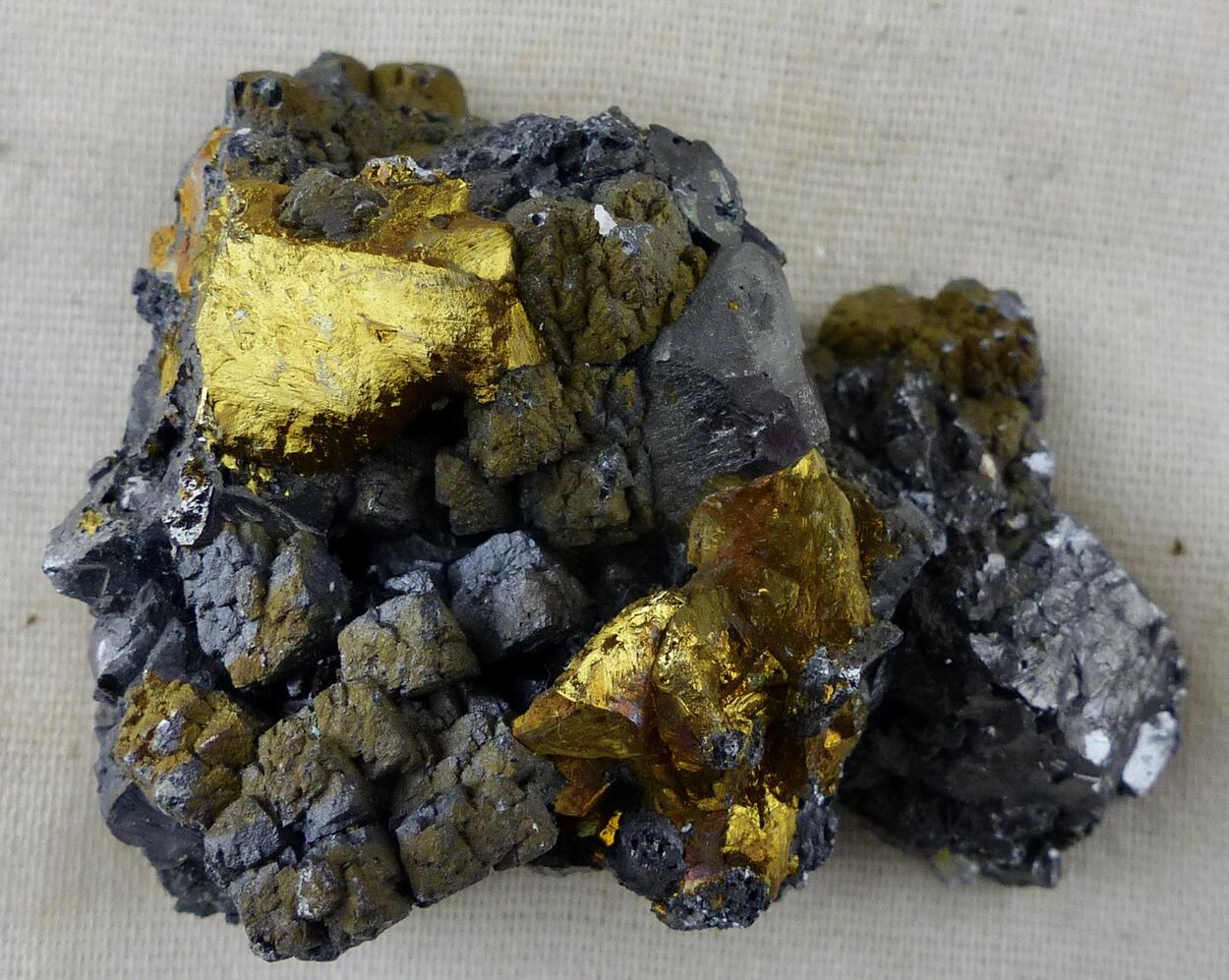 Chalcopyrite & Tetrahedrite