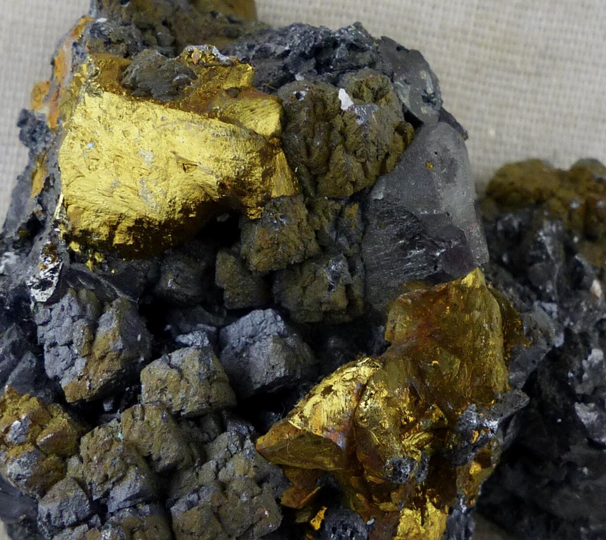 Chalcopyrite & Tetrahedrite