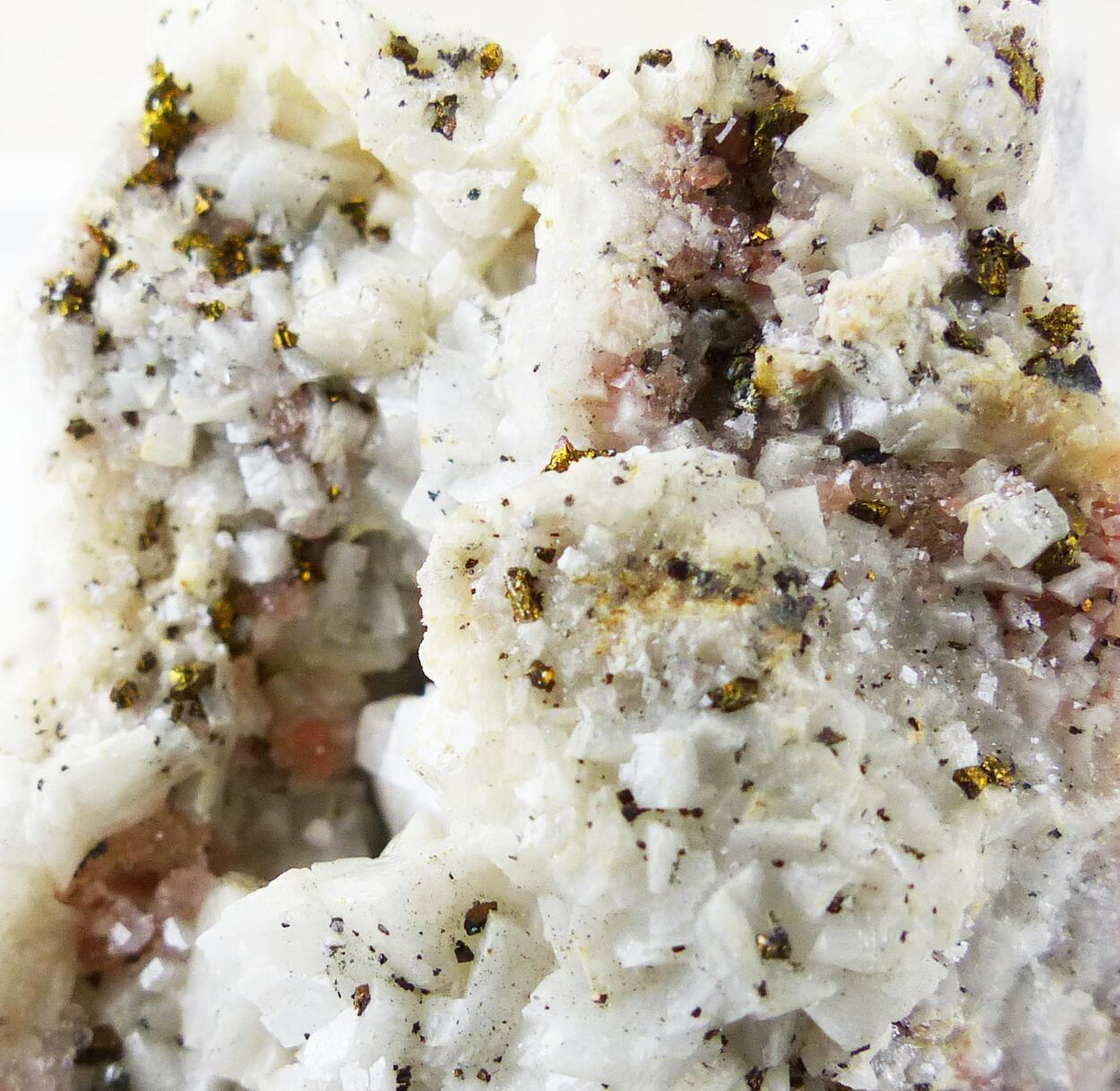 Quartz & Chalcopyrite On Dolomite
