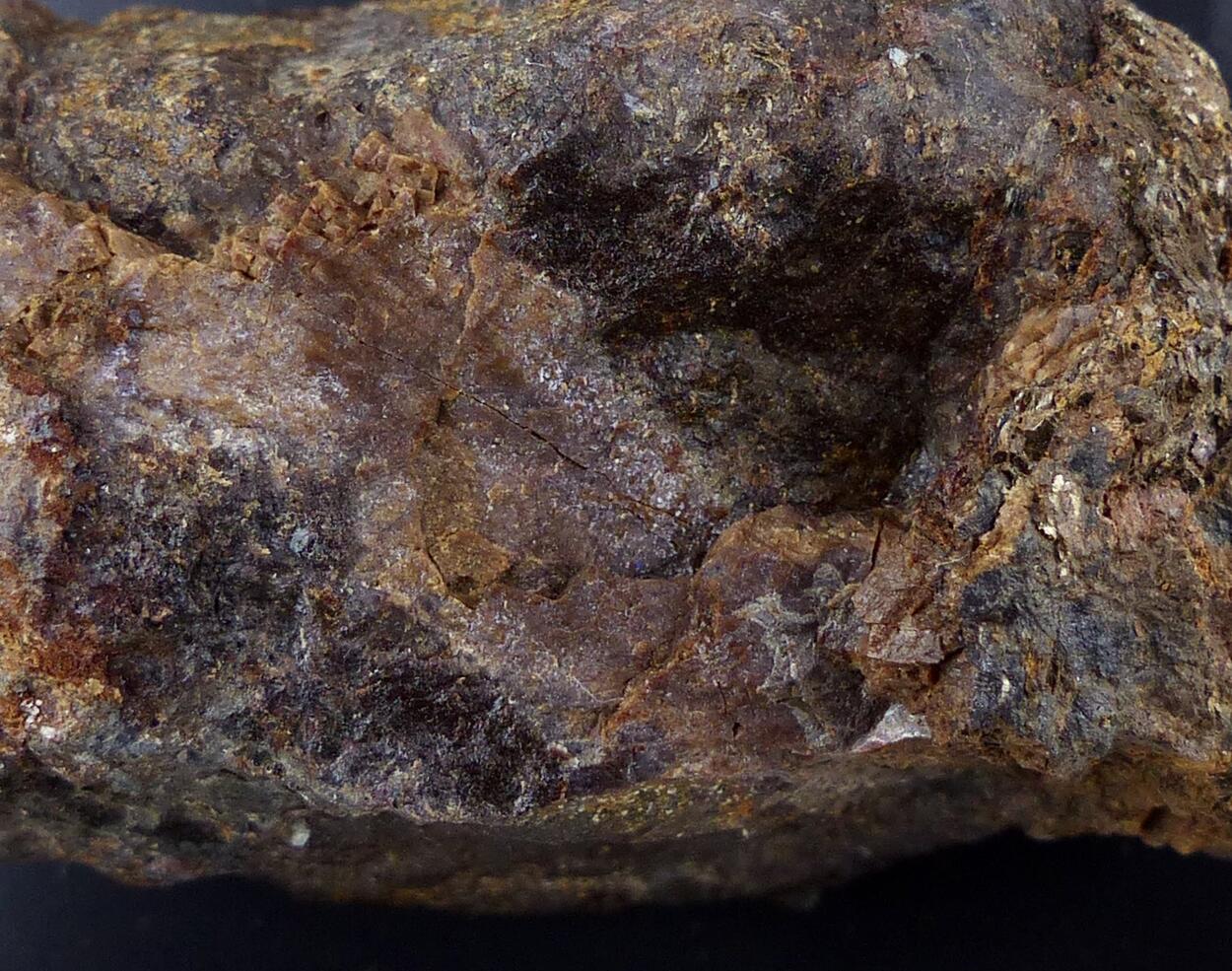 Fergusonite-(Y)