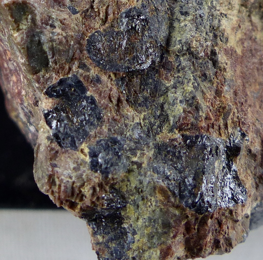 Aeschynite-(Y) & Euxenite-(Y) & Zircon