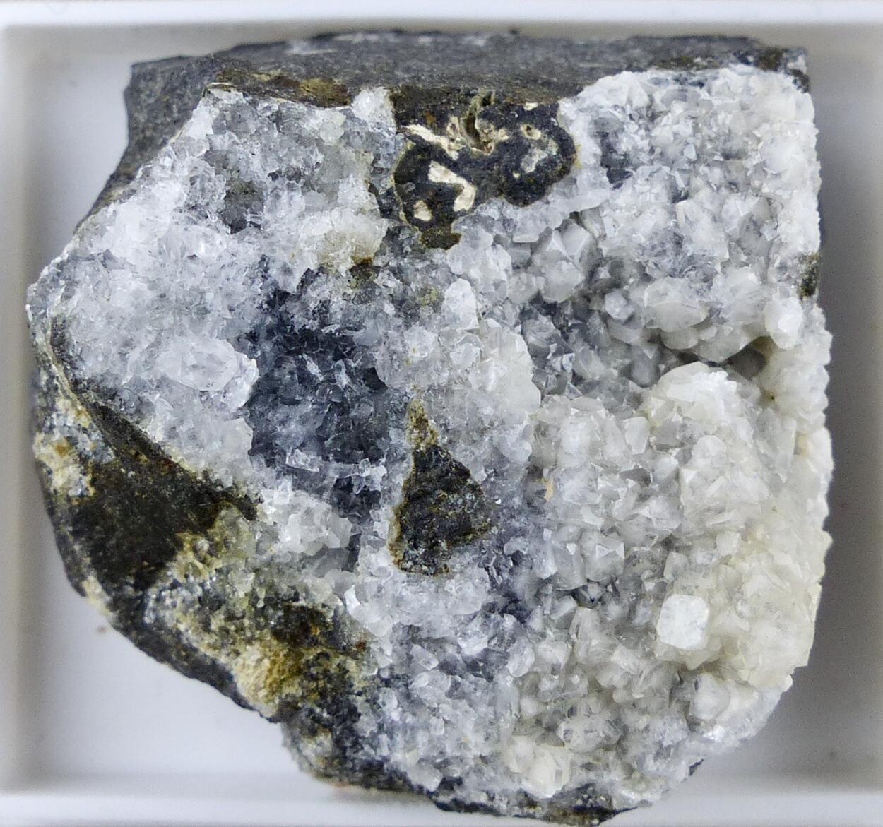 Hydroxyapophyllite-(K)