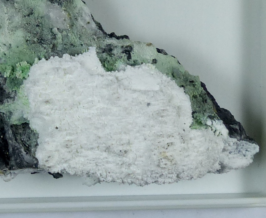 Morenosite & Hydromagnesite