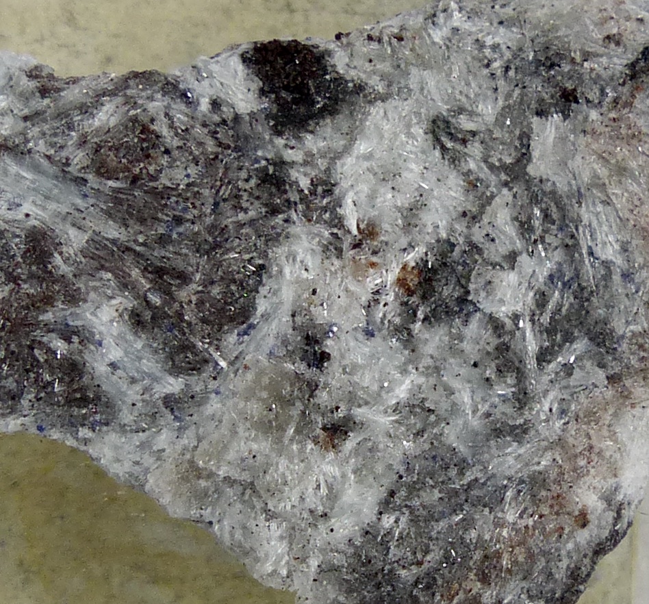 Sillimanite & Corundum & Magnetite