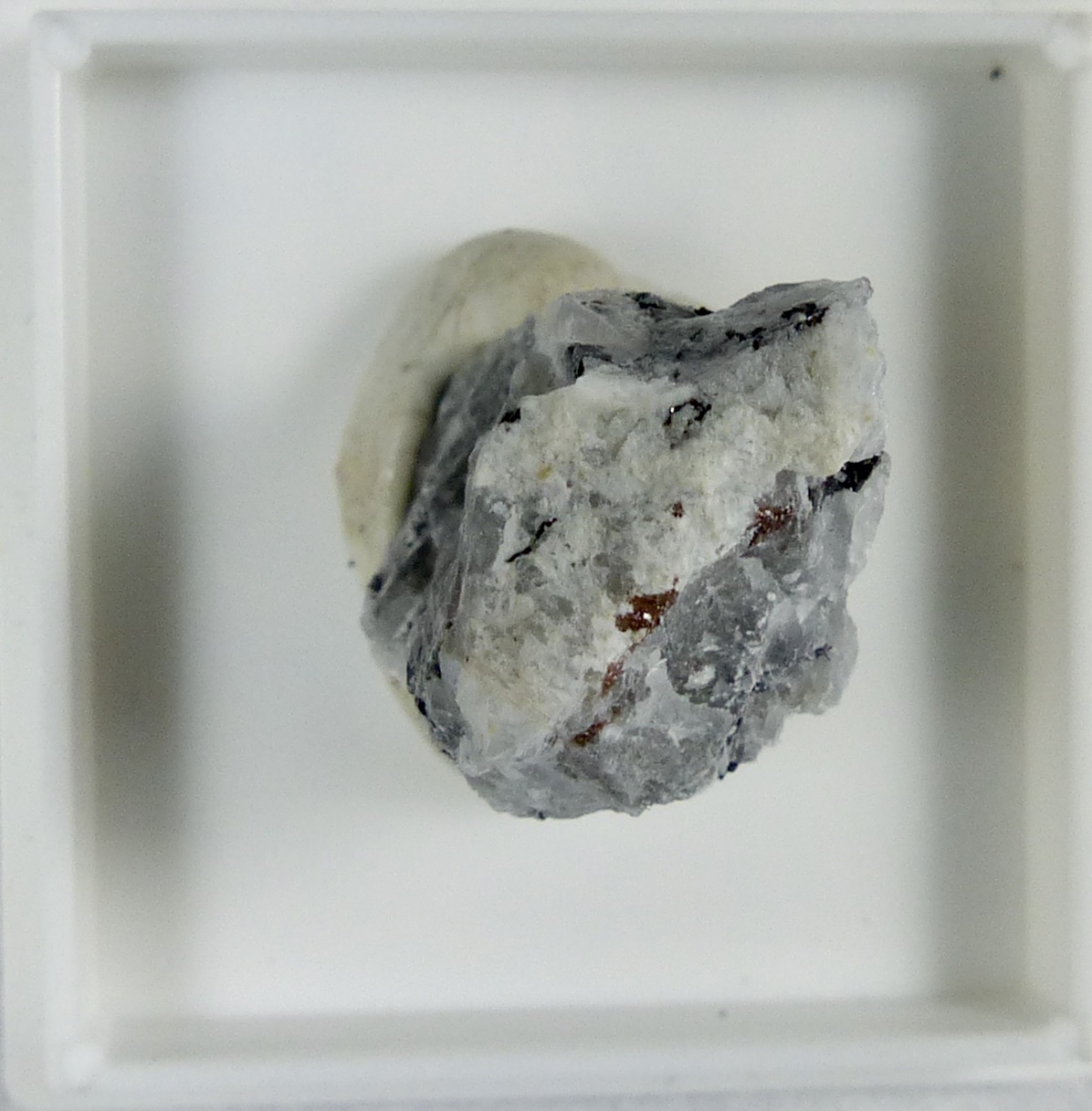 Plombièrite & Kilchoanite