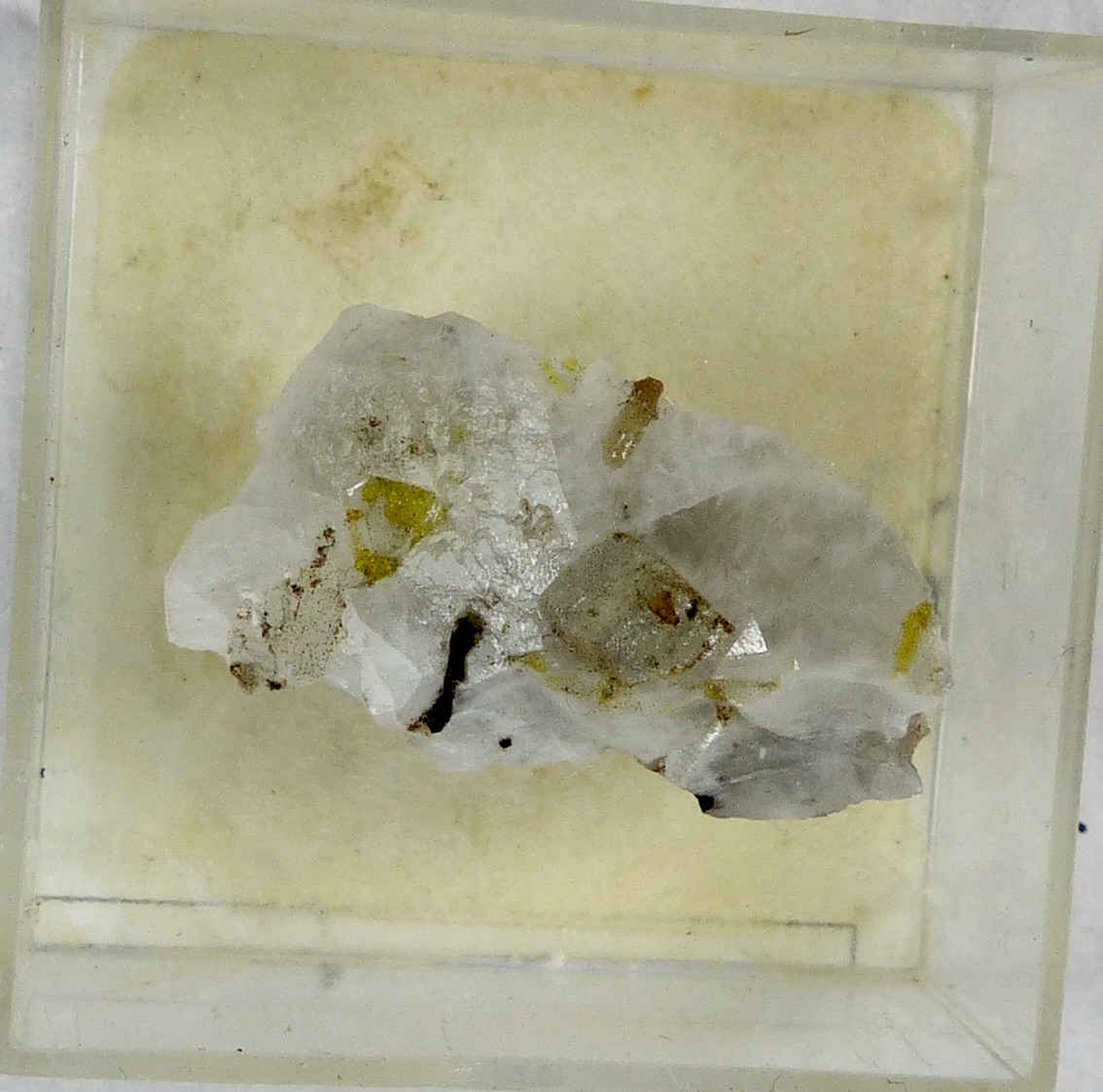 Helvine & Ancylite-(Ce)