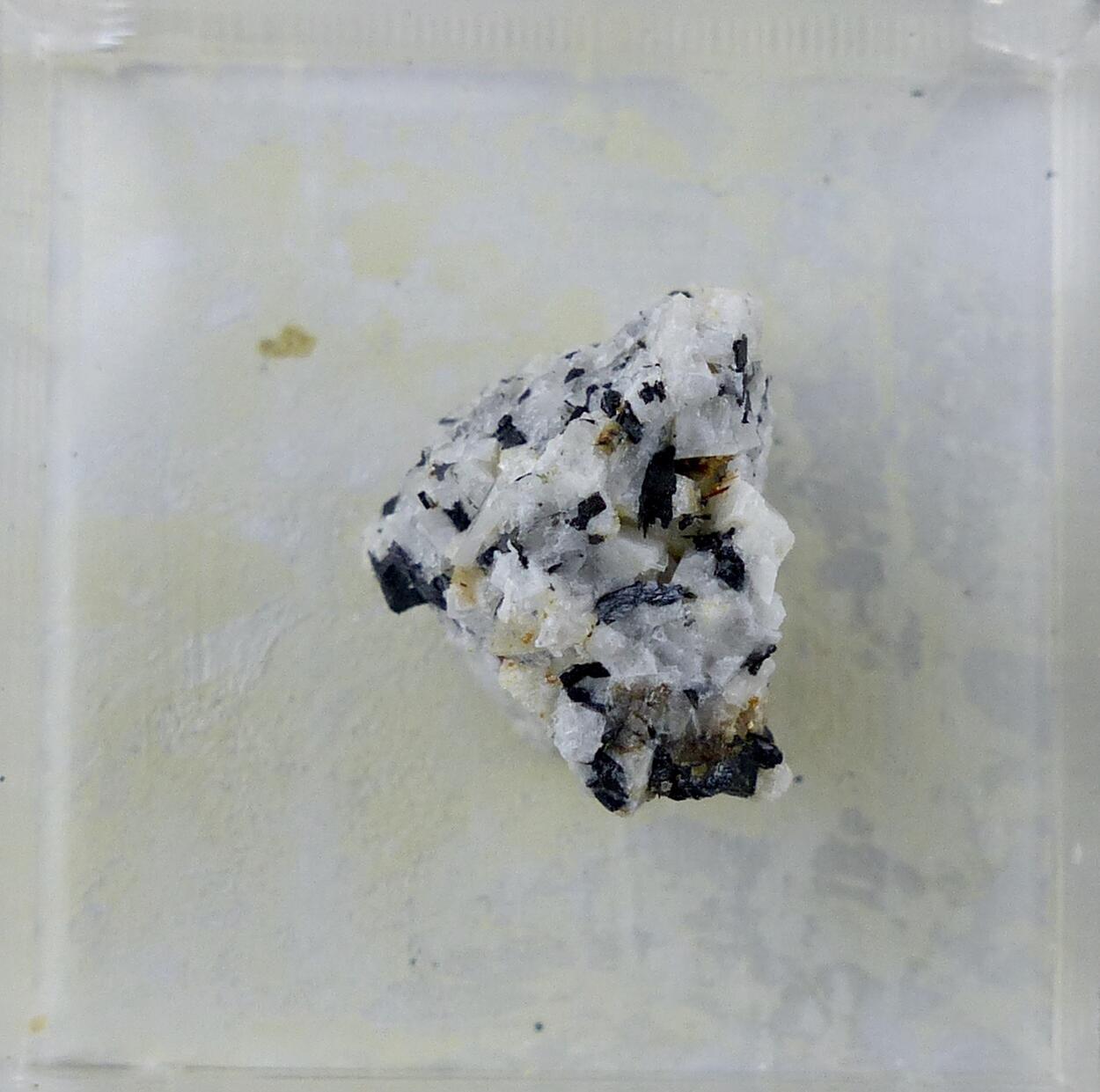 Astrophyllite & Fluornatromicrolite & Zircon