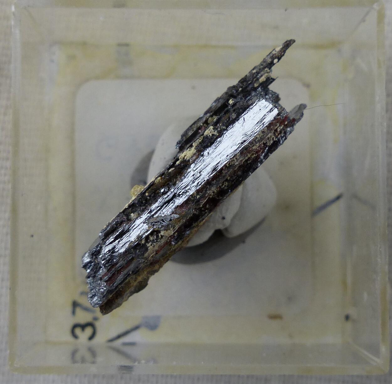 Coquandite & Klebelsbergite & Metastibnite & Sulphur On Stibnite