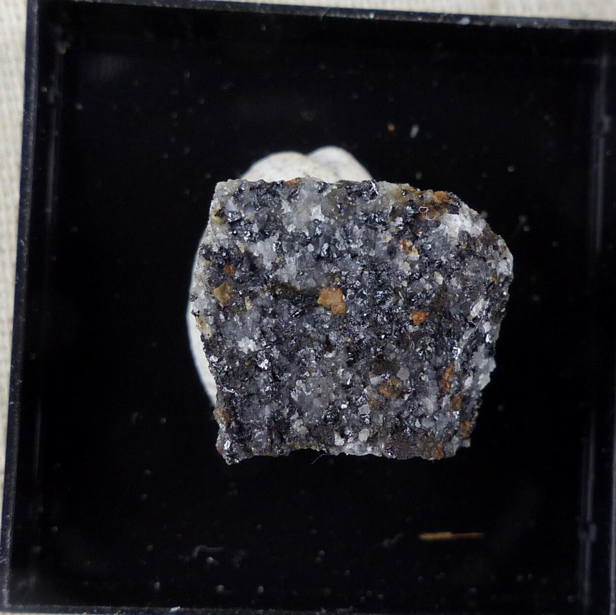 Tegengrenite In Hausmannite