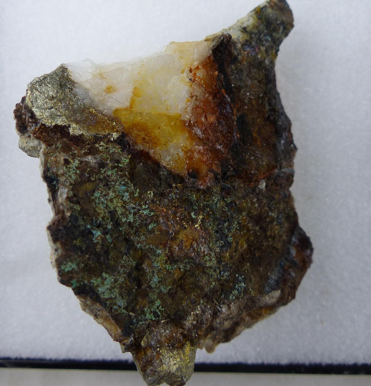Chalcanthite & Malachite & Siderite