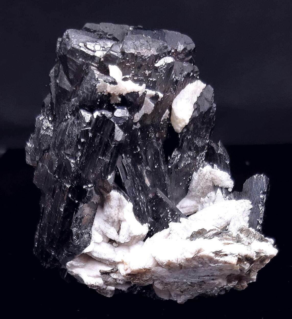 Wolframite & Calcite