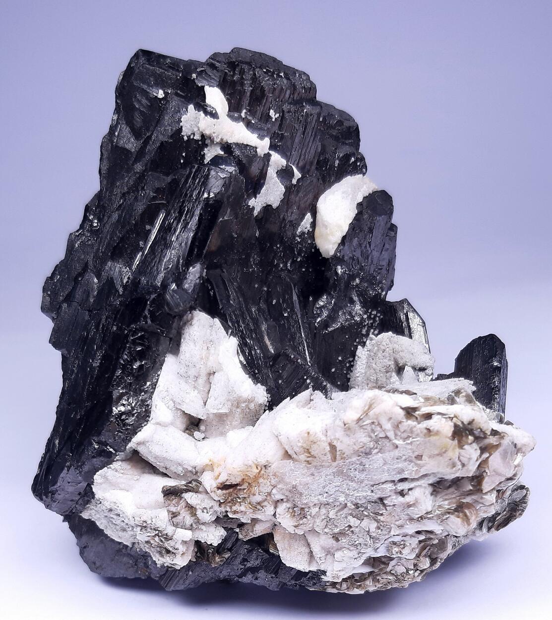 Wolframite & Calcite
