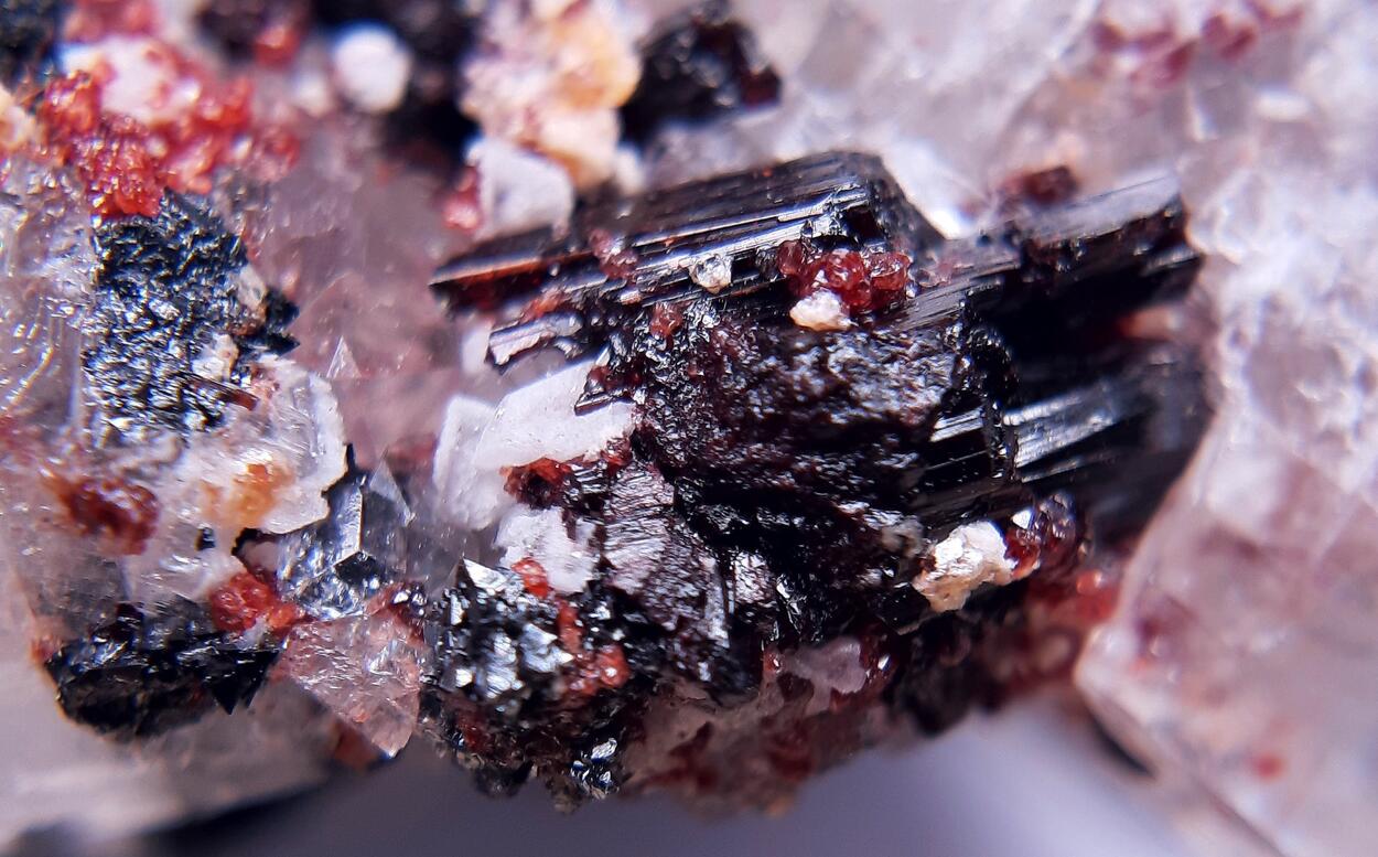 Manganvesuvianite
