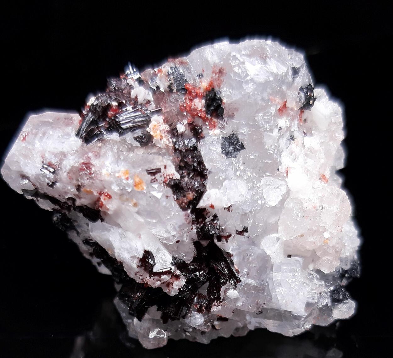Manganvesuvianite
