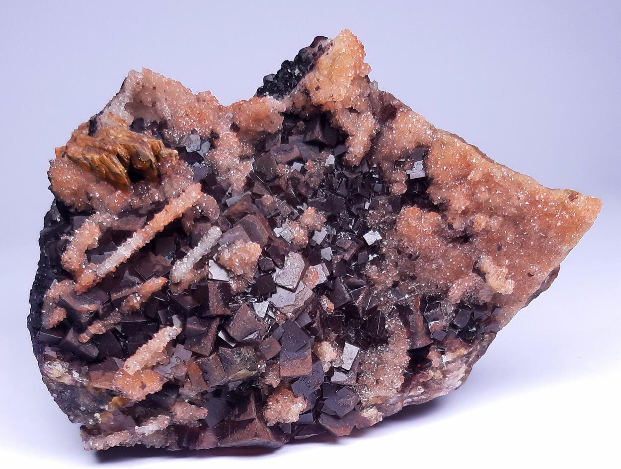 Eisenkiesel & Fluorite