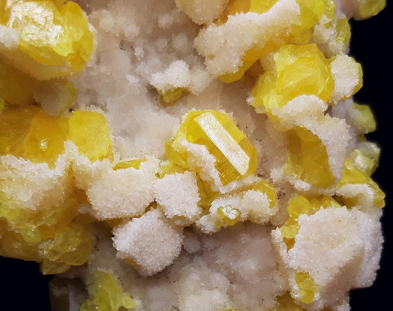 Sulphur & Aragonite & Calcite