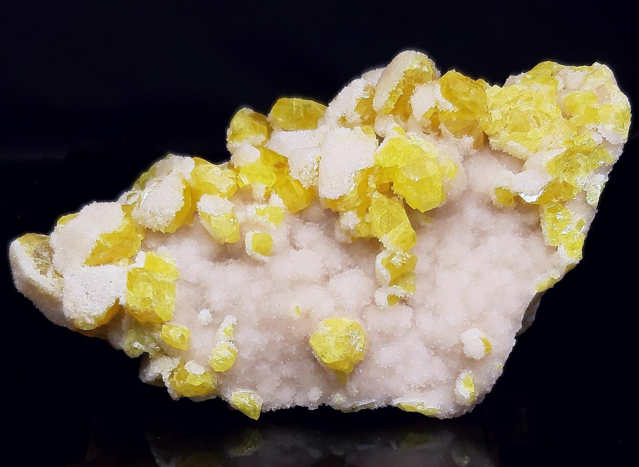 Sulphur & Aragonite & Calcite