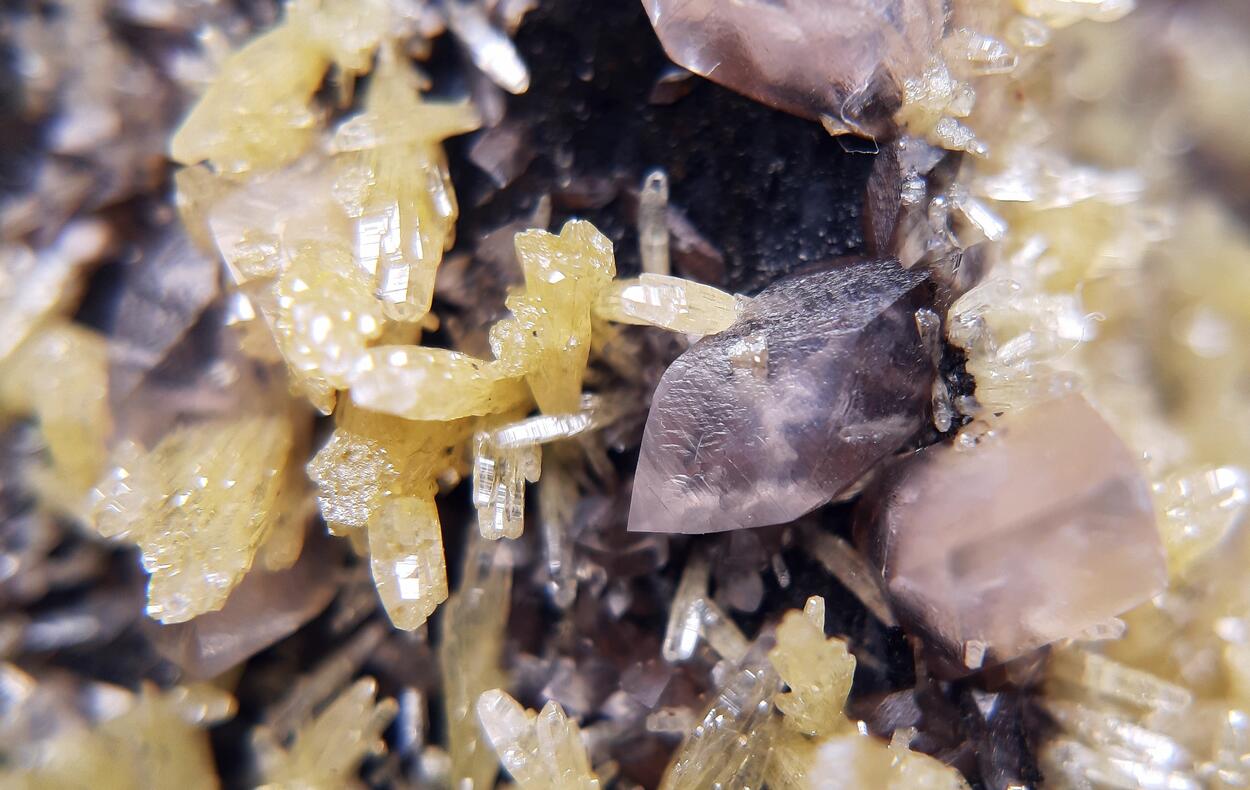 Mimetite Smithsonite & Tennantite