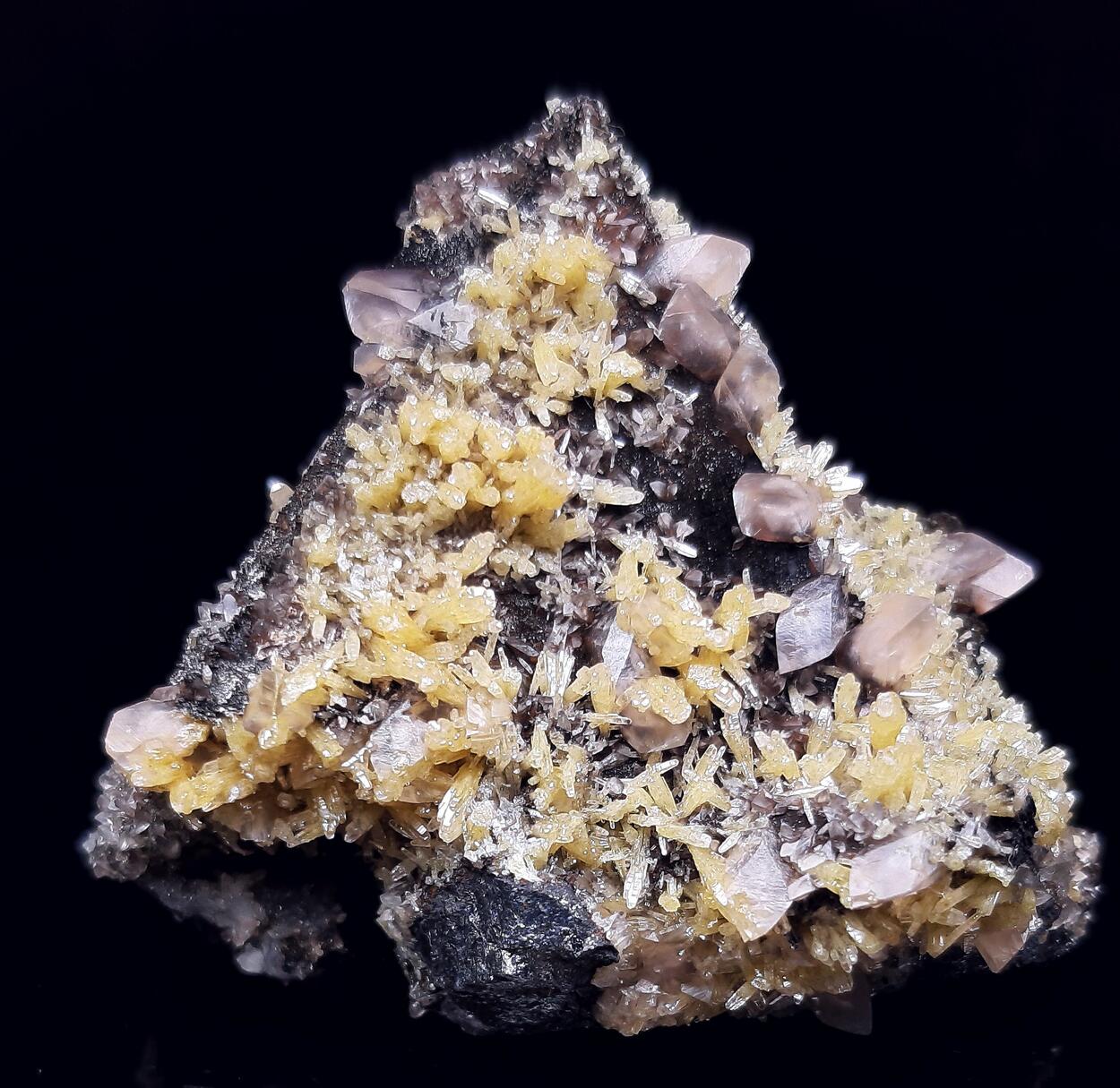 Mimetite Smithsonite & Tennantite