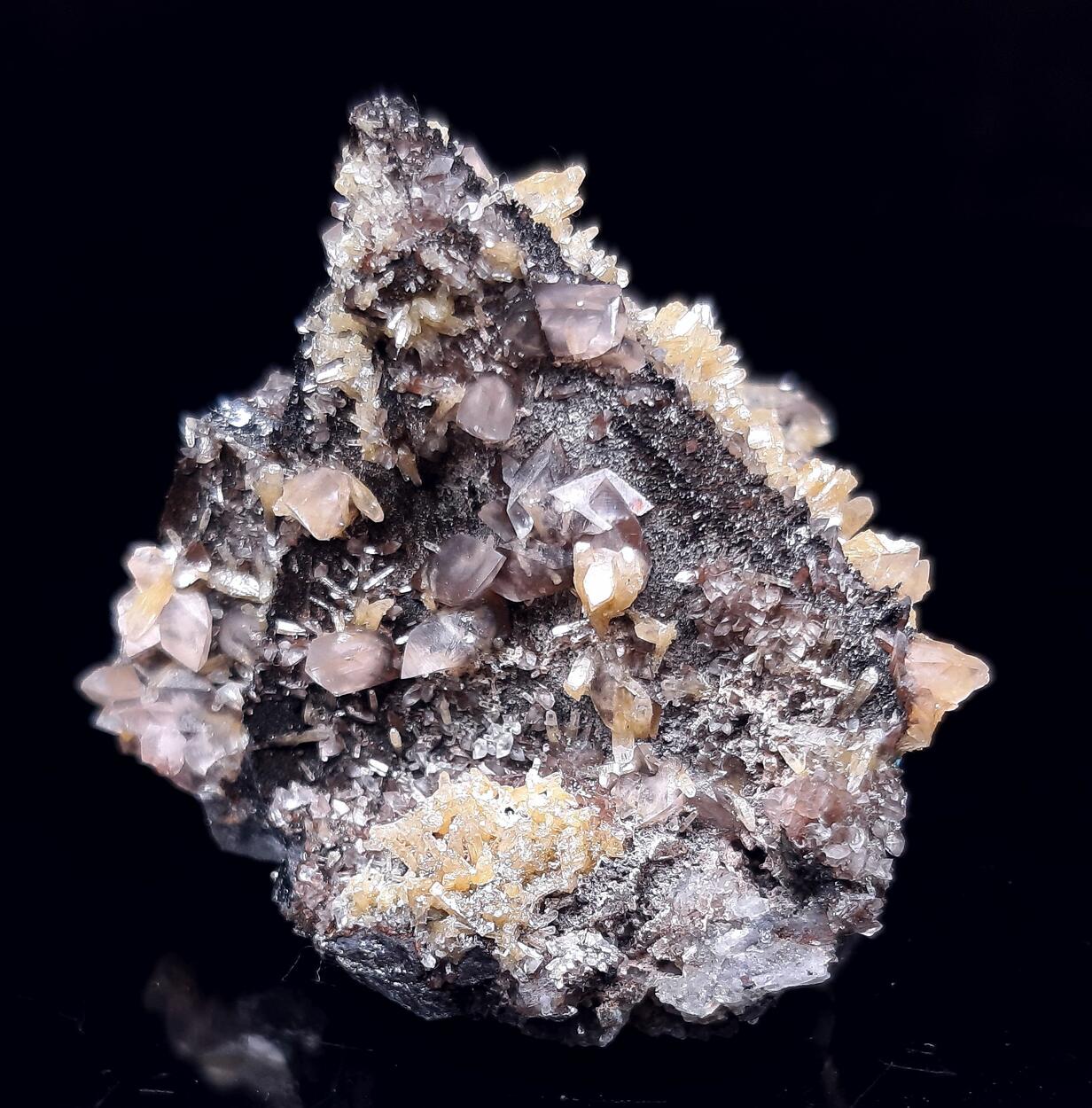 Mimetite Smithsonite & Tennantite