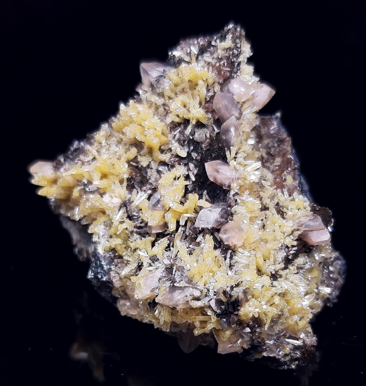 Mimetite Smithsonite & Tennantite