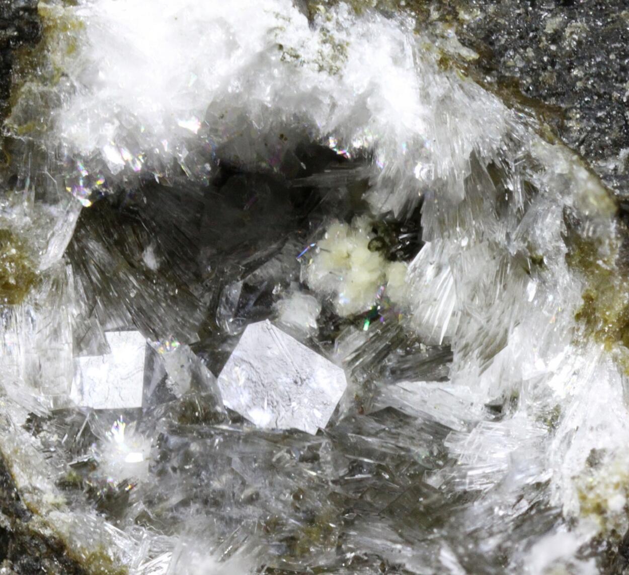 Truscottite & Thomsonite