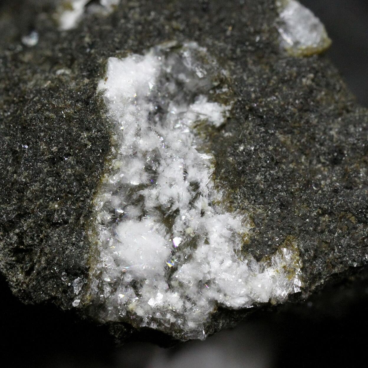 Truscottite & Thomsonite