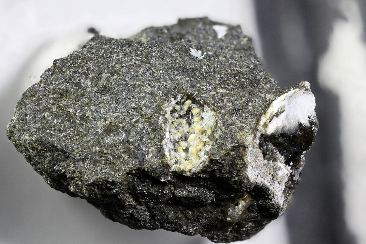 Truscottite & Thomsonite