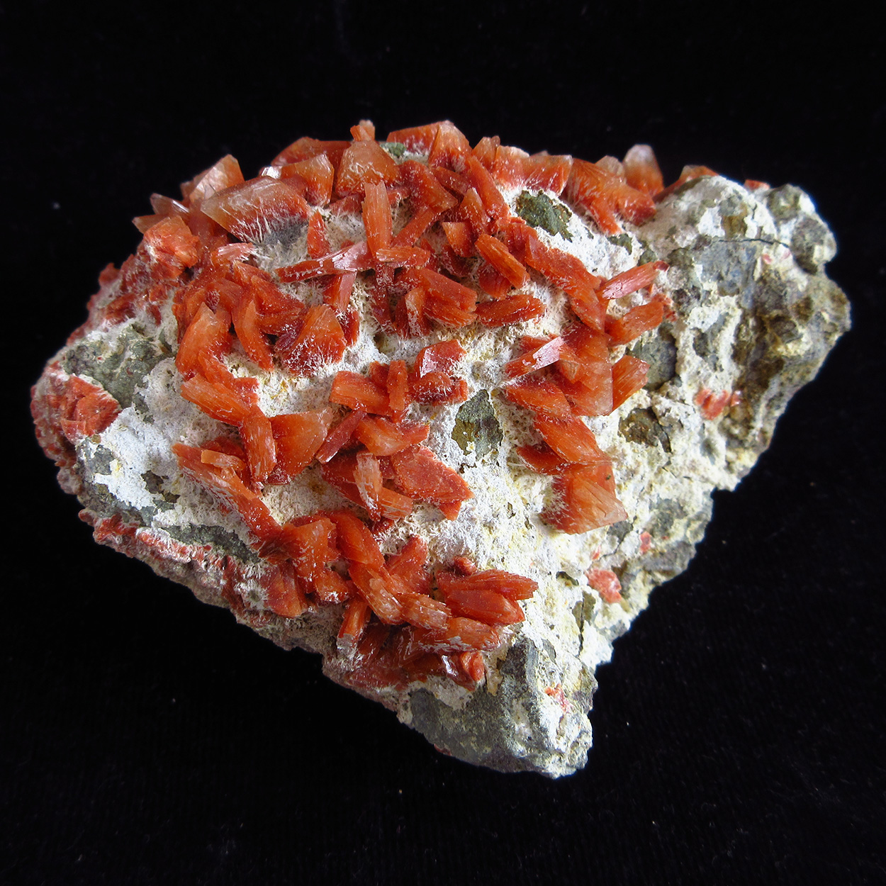 Heulandite On Mordenite