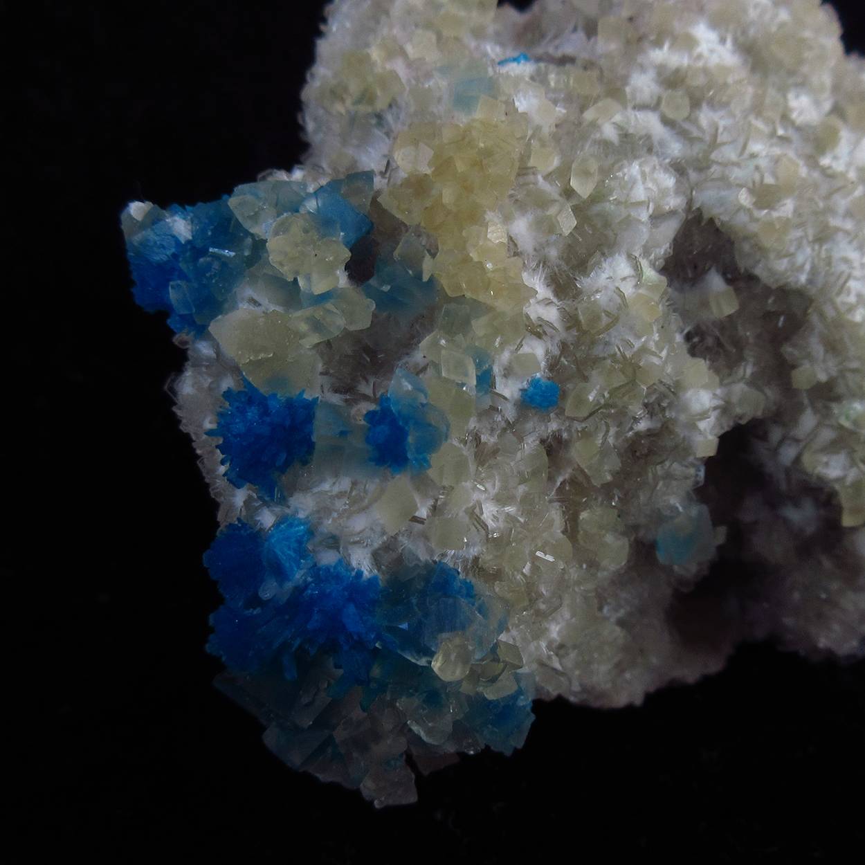 Pentagonite With Calcite & Mordenite On Heulandite