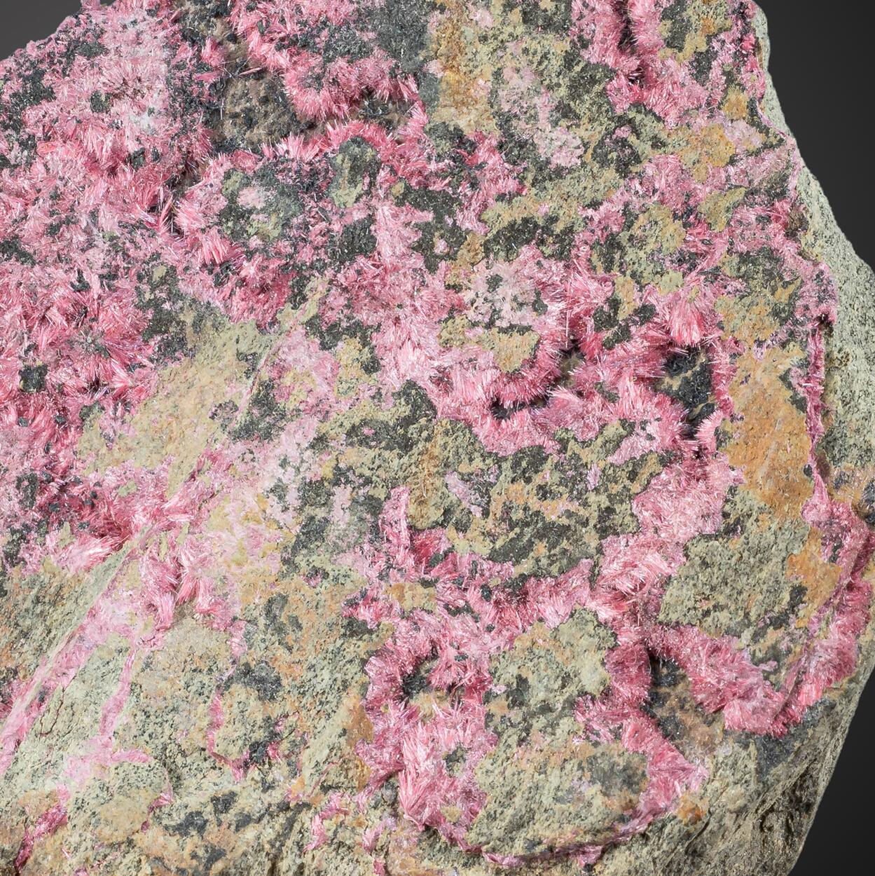 Erythrite
