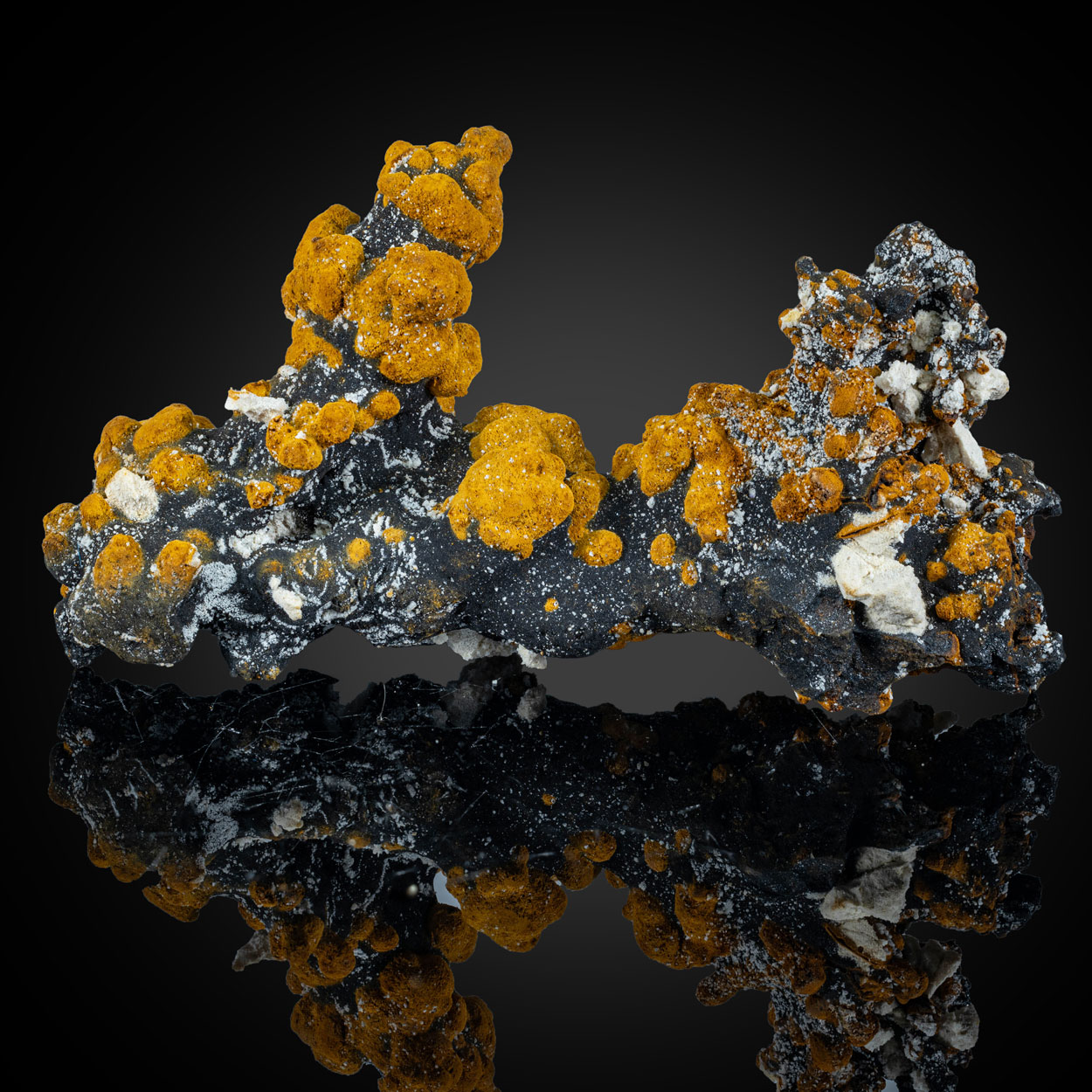 Romanèchite & Goethite