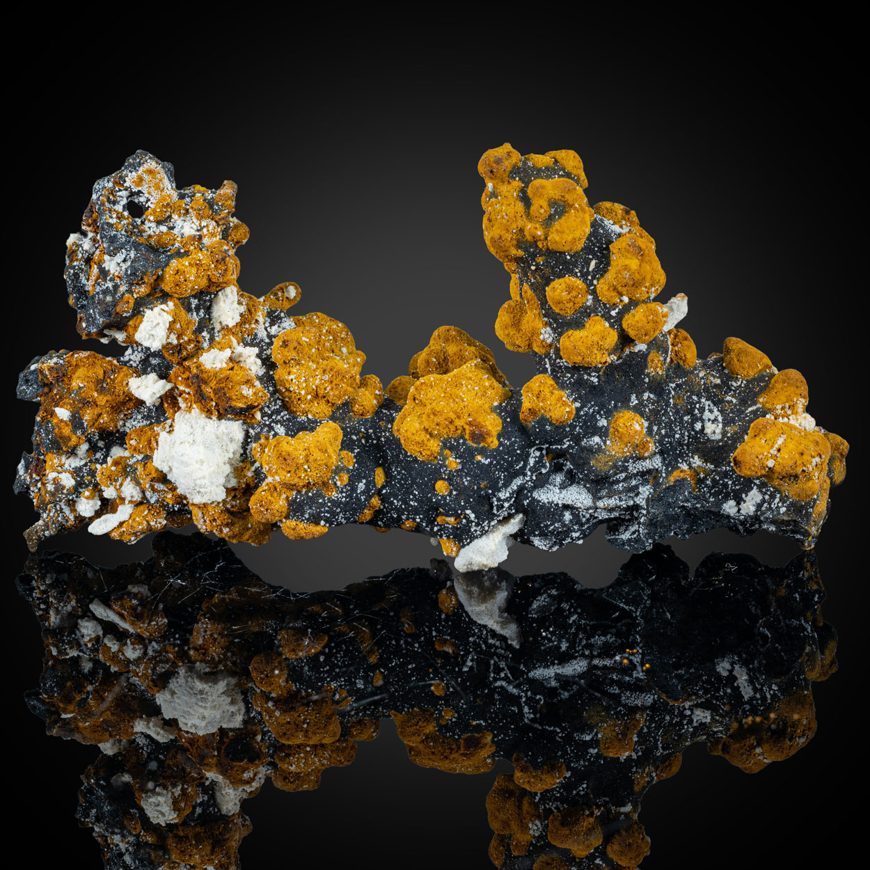 Romanèchite & Goethite