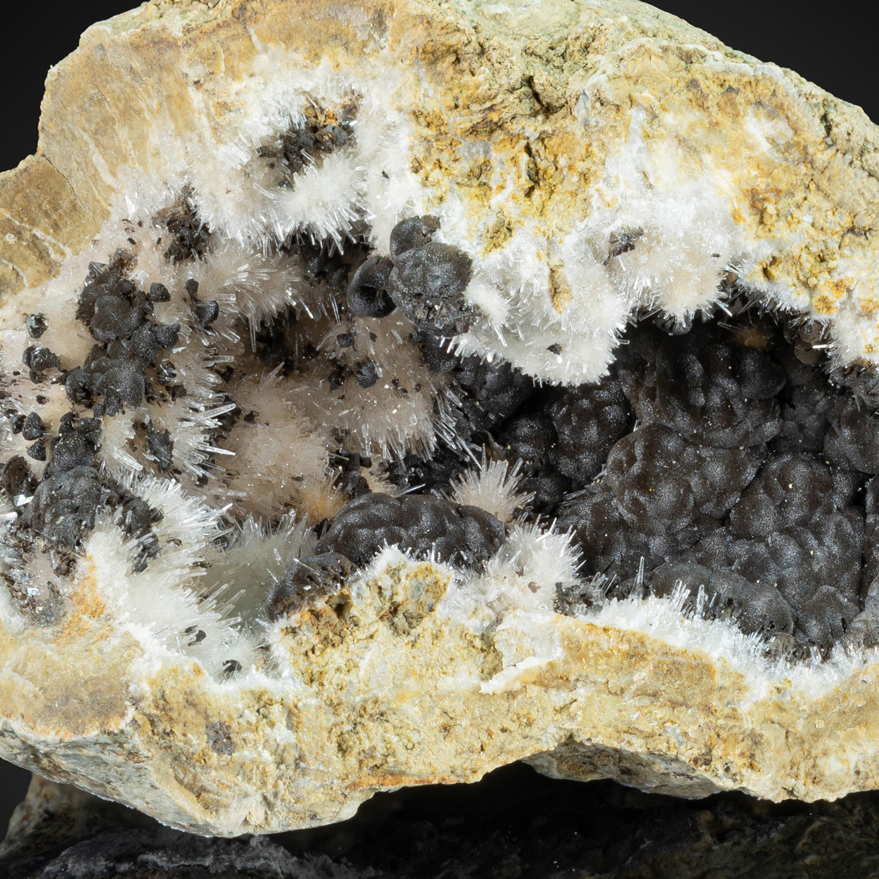 Kutnohorite & Aragonite