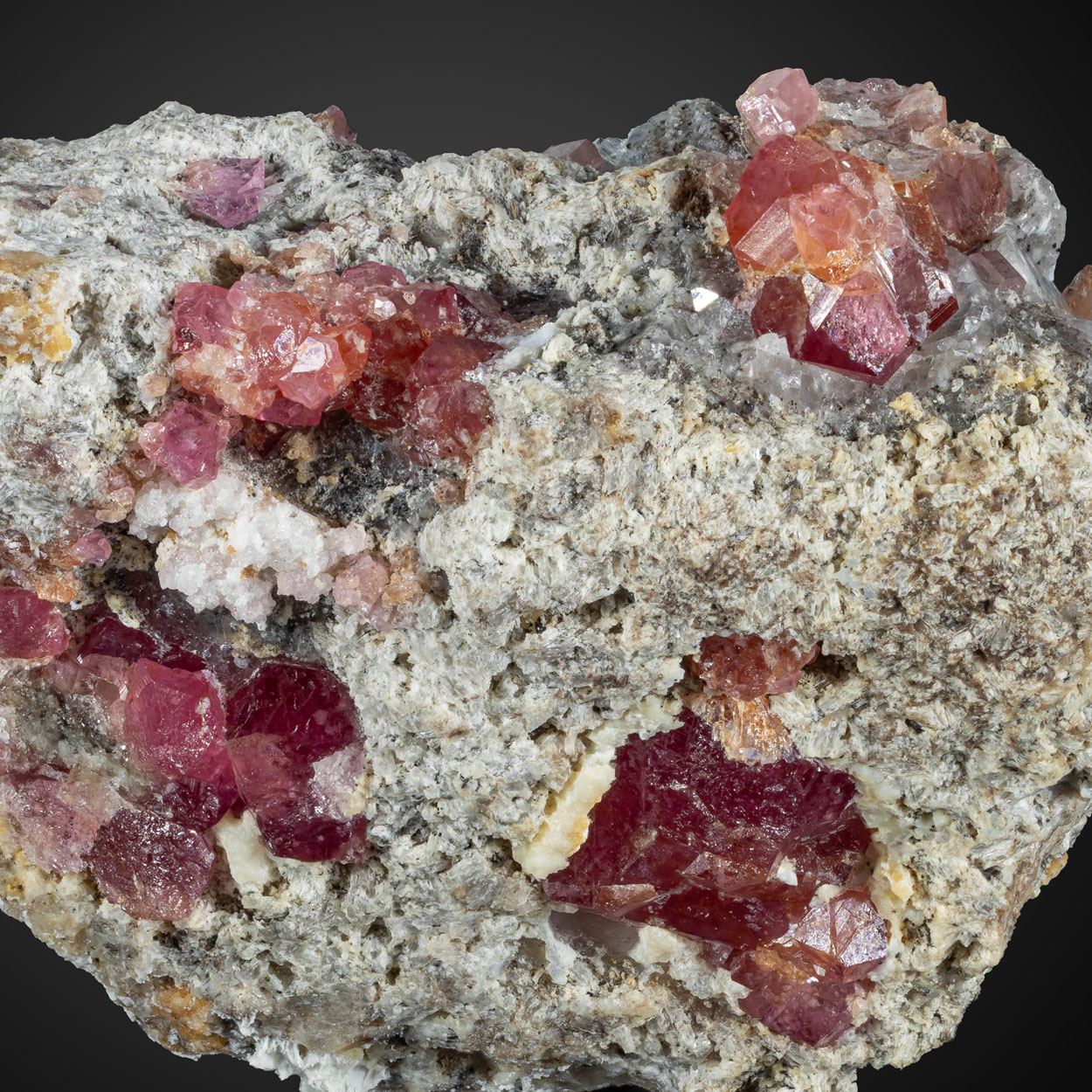 Grossular Var Rosolite