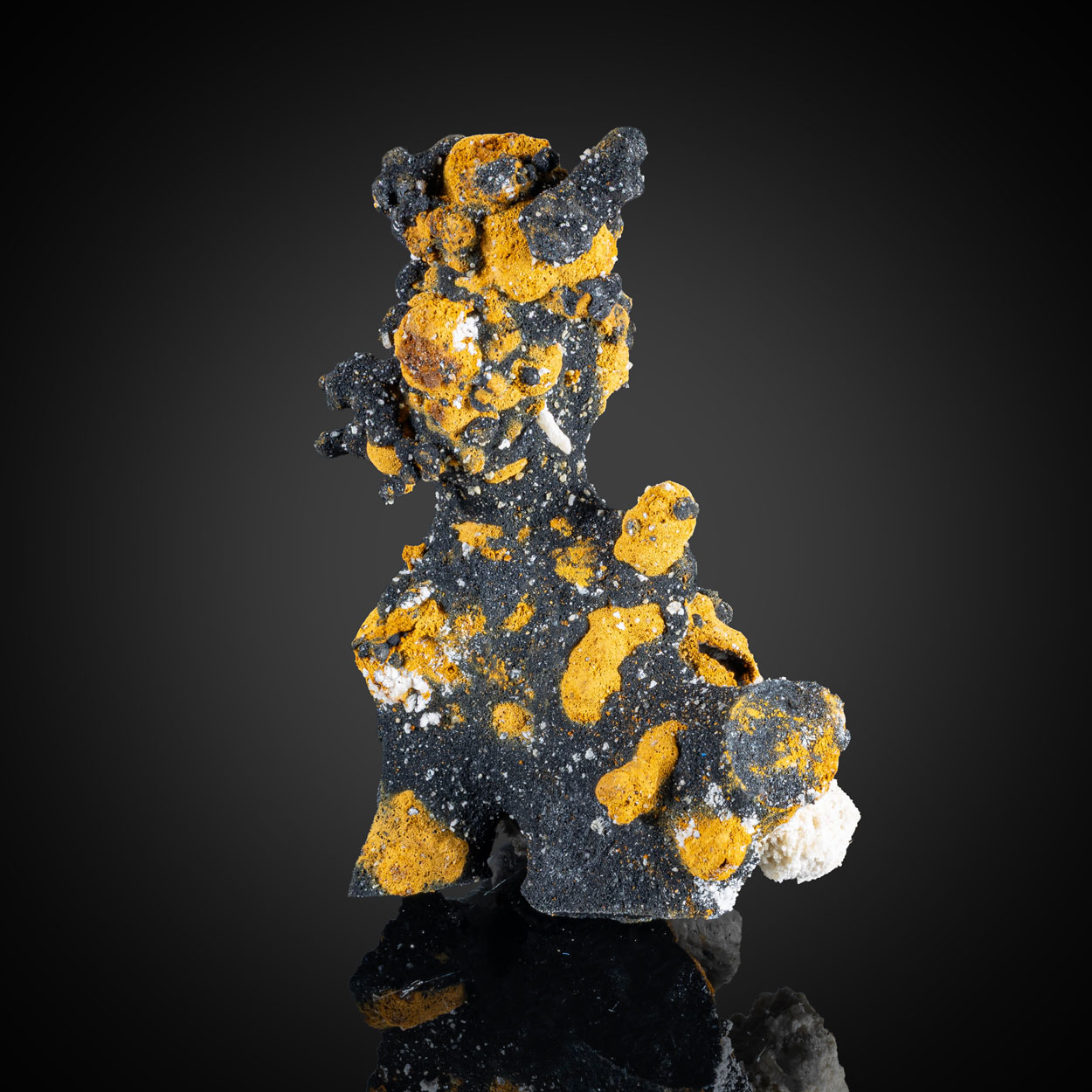 Romanèchite & Goethite